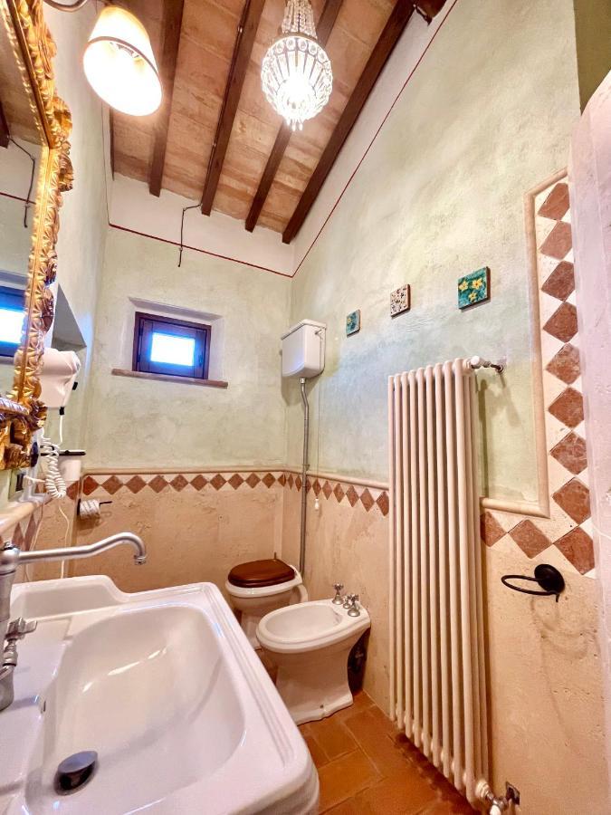 Casale Baldelli Apartments Кастильоне-дель-Лаго Экстерьер фото